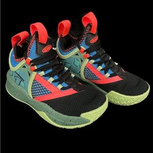 Toddler boys shoes size 11